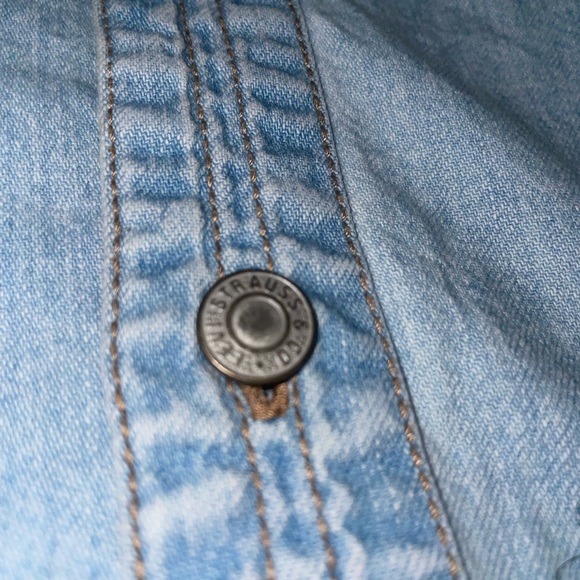 Vintage (Unisex) Levi Denim Button-Up Shirt - Picture 7 of 7